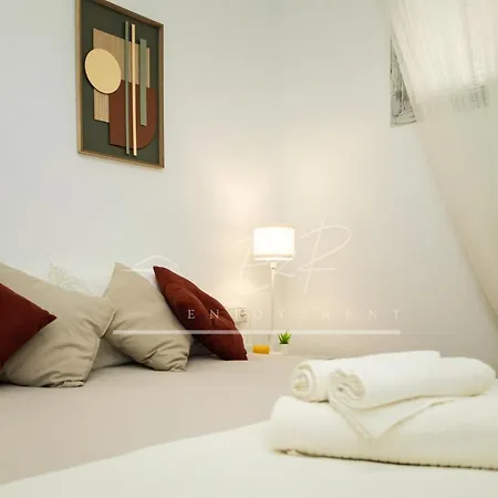 Enjoy2rent Apartamento Charcones En Pueblo * Mijas